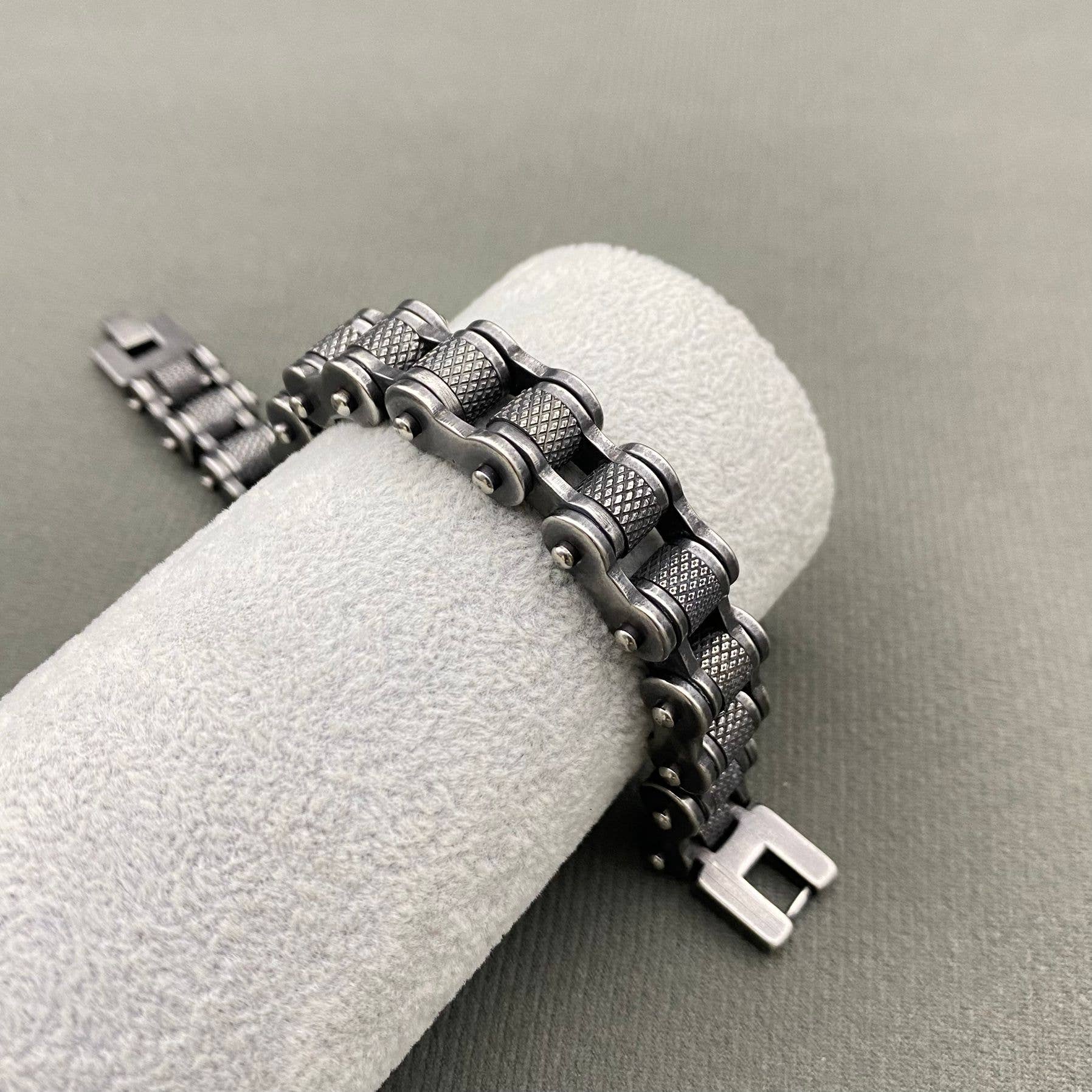 Mio Queena - Wholesale Cuff Bracelet - Bicycle Chain Design Men's Stainless Steel Bracelet - MJ/BC5