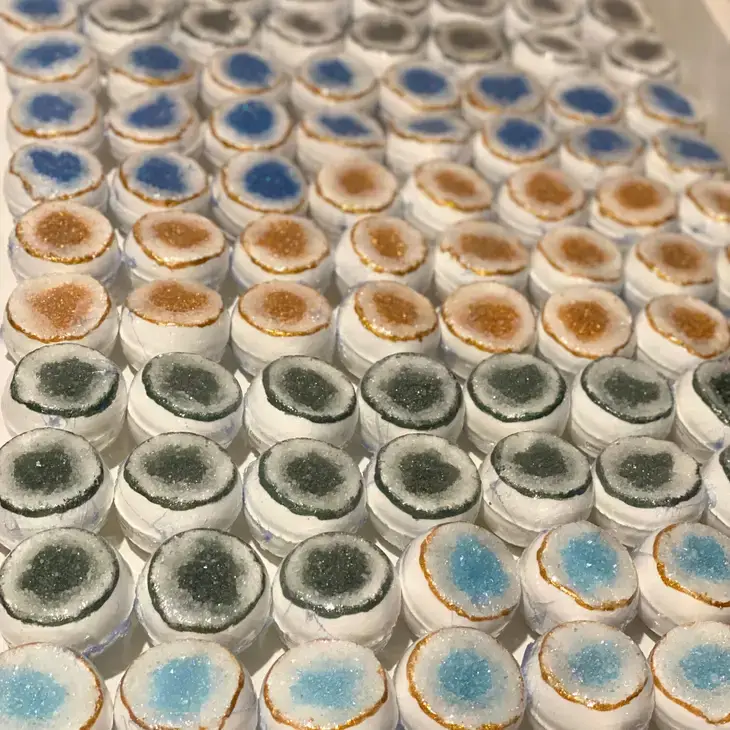 SNB Luxury Bath Products - Wholesale Bath bomb/fizz - Amethyst Bath Bombs | Assorted Geode Bath Bombs | Christmas4