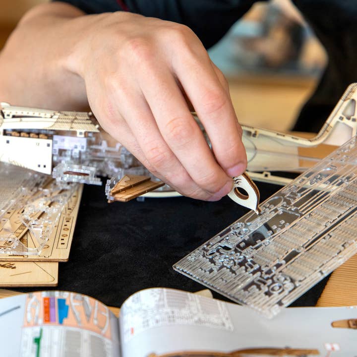 MADNESSTOYS - Wholesale Decorative Tabletop Object - Speedfighter12