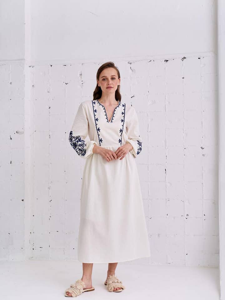 Handmade Originals Ukraine – wholesale Klänning - Dam – Broderad Klänning Inspiration Vit & Blå
