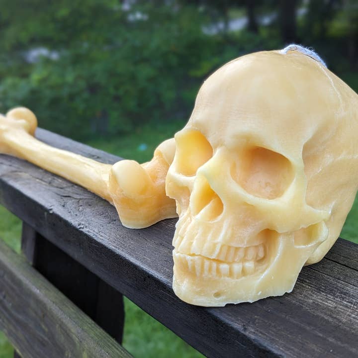 Giant skull and bones for wholesale by George Jack Candle Co