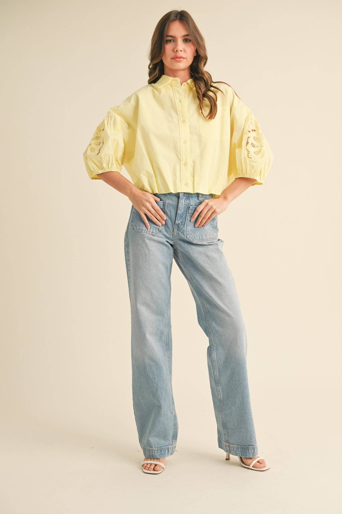 &MERCI – Engroshandel Skjorte med buttondown – til kvinder – UDSKÅRET BRODERET BOBLEÆRME TOP MTP383553