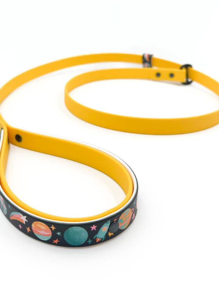 Out Of This World Slip Lead/Figure 8 Lead for wholesale by Hounds + Home