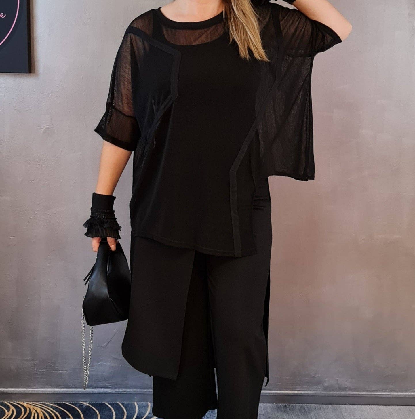 Simple Moderne – Großhandel T-Shirt – Damen – Simple Moderne Street Punk T-Shirt mit unregelmäßigem Design17