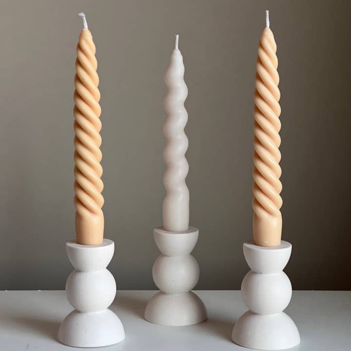 Bougeoir Rond en Jesmonite : Décoration de Table Minimaliste pour la vente par Estelle Studio