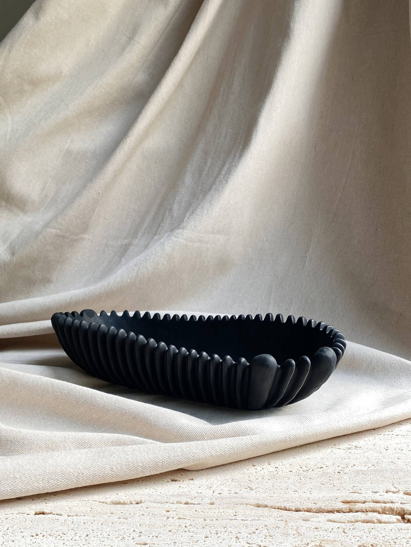 Atelier La Rouleuse - Wholesale Decorative Plate/Dish/Bowl - FORMA handmade concrete bowl5