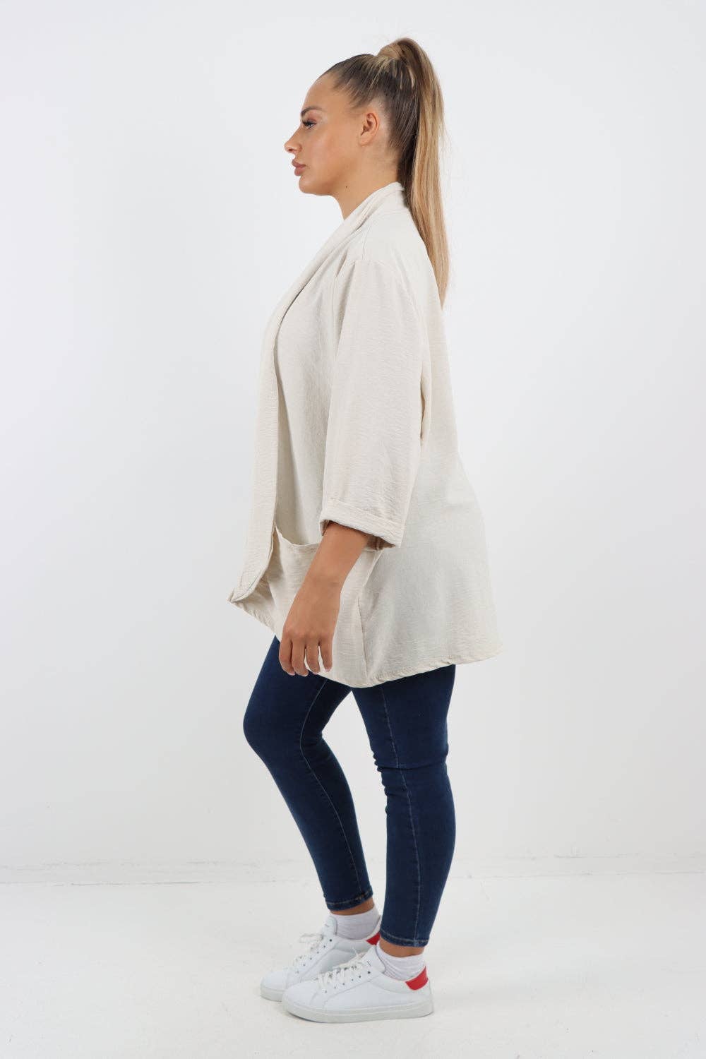 Miss Bold - Venta al por mayor Chaqueta - Mujer - Chaqueta ligera italiana con manga 3/4 y frente abierto10