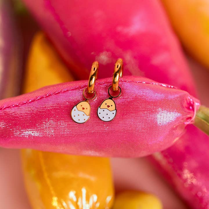 Berlocker med kläckande kycklingar för wholesale av Pierced Co