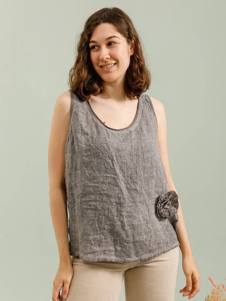 Light top with flower patch for wholesale by Attrait Paris