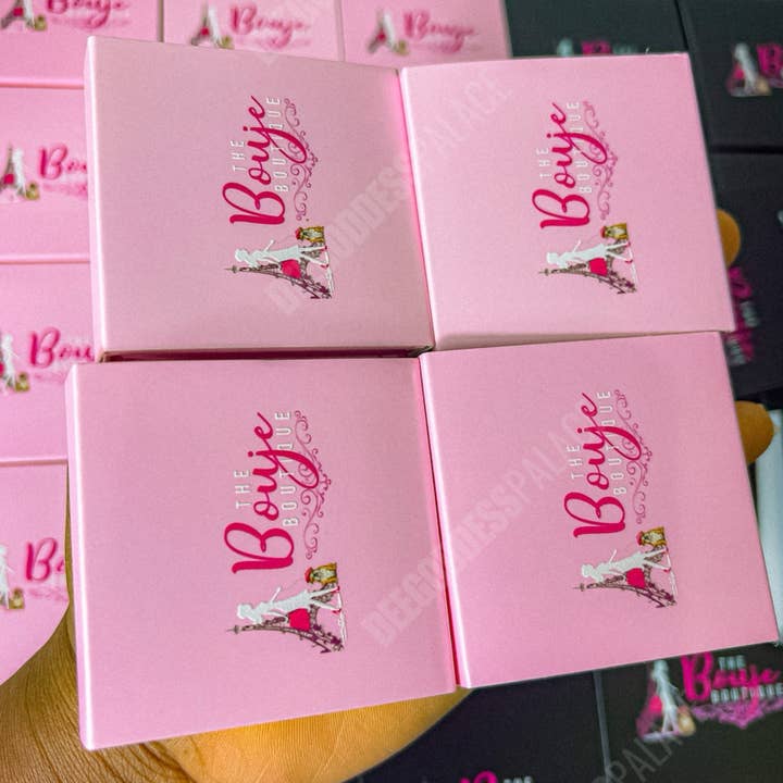 50 pezzi Fard Compatto e Illuminante con Etichetta Privata per la vendita all'ingrosso da parte di Deegoddesswholesale