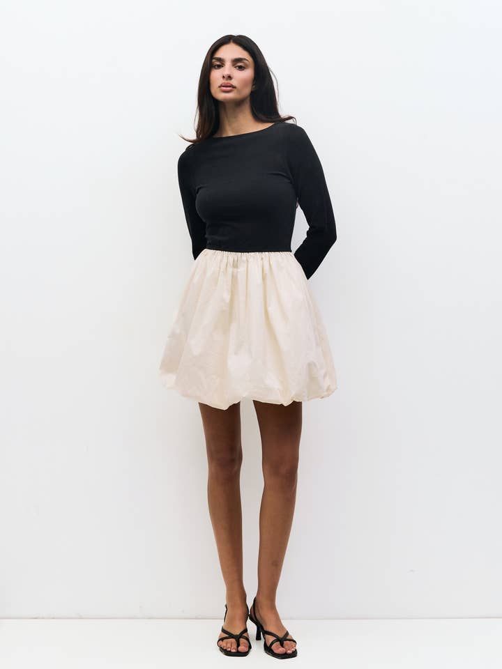 MOD REF - Vente Robe – femme - La Robe Yasmin | Robe Mini Boule à Manches Longues0