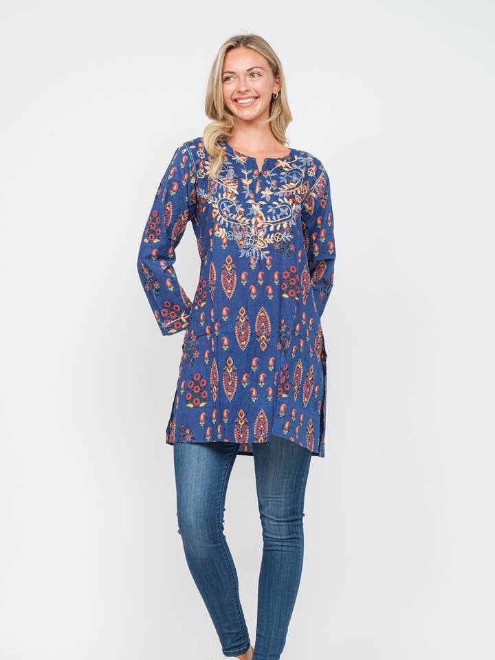 Tunique brodée imprimée Ada pour la vente par Raj Trading & Imports (USA) Inc.