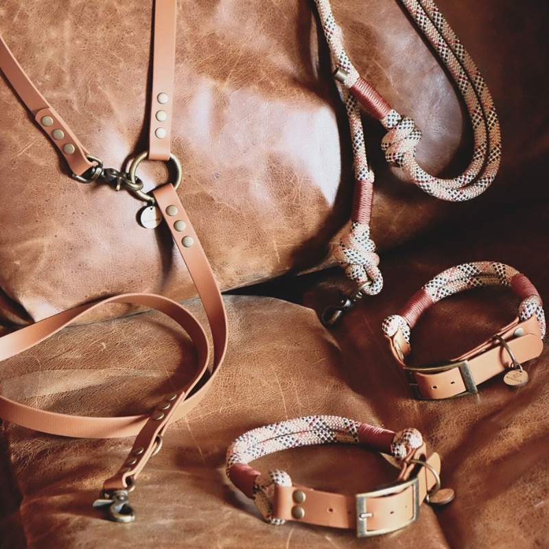 KITSUNE.DOG - Wholesale Pet Collar - Dog - Brown biothane bi-material dog collar and Tartan paracord1