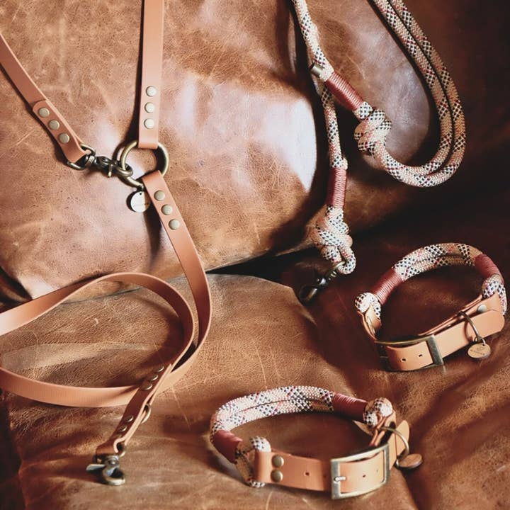 KITSUNE.DOG - Wholesale Pet Collar - Dog - Brown biothane bi-material dog collar and Tartan paracord1