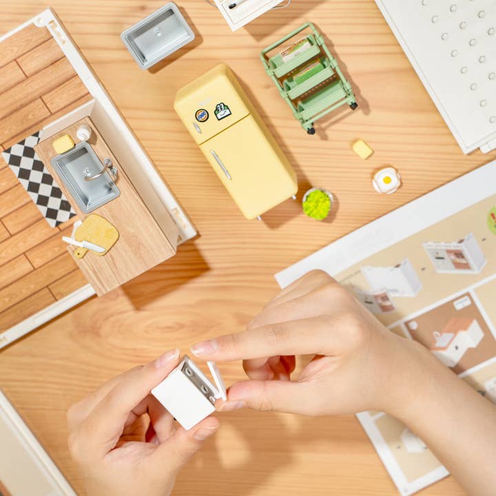 Hands Craft - Wholesale DIY Craft Kit - Kids - DIY Miniature House Kit: Happy Meals Kitchen