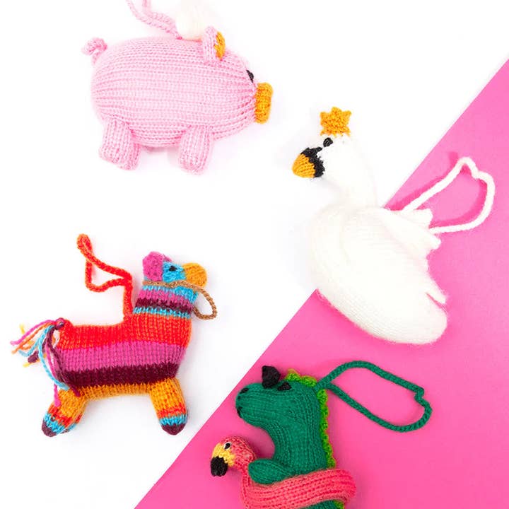 Ornements Tricotés Party Animal pour la vente par Global Goods Partners