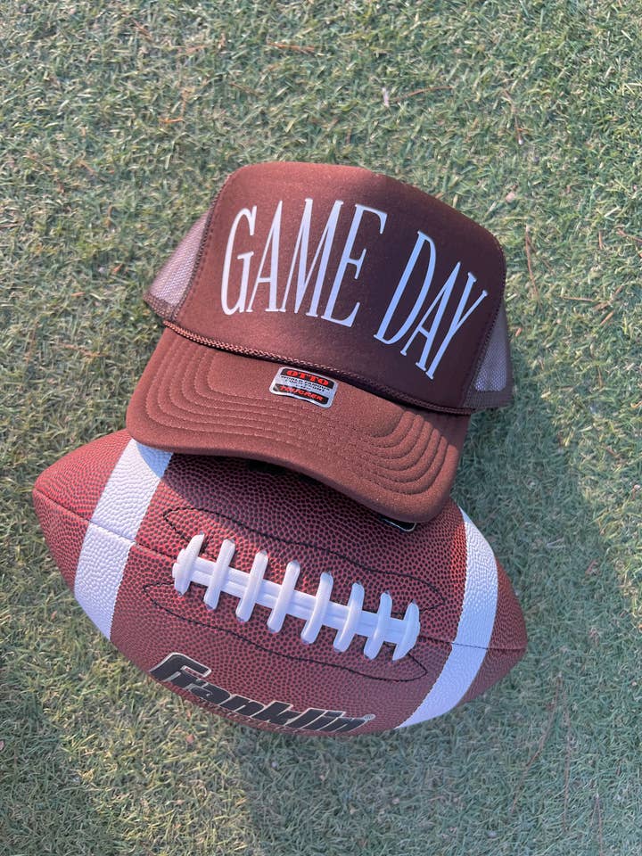 Cappello da camionista Game Day Football Tailgate Halftime Bachelorette per la vendita all'ingrosso da parte di Tipsy Rodeo