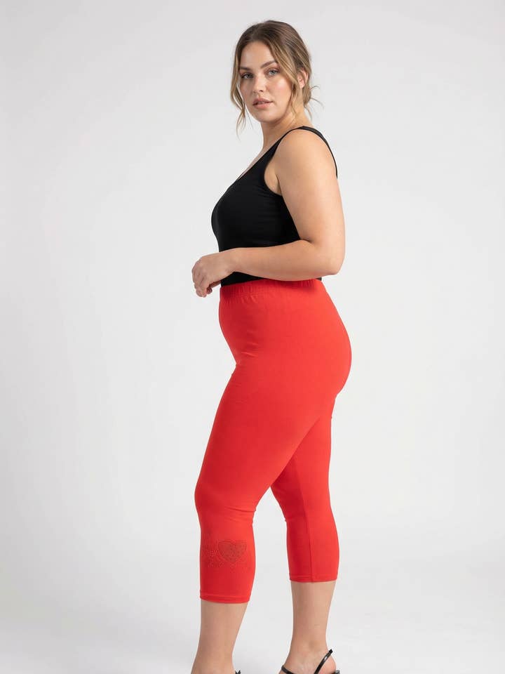 Plus-size short leggings with heart pattern (B227) for wholesale by Pomme Rouge Paris