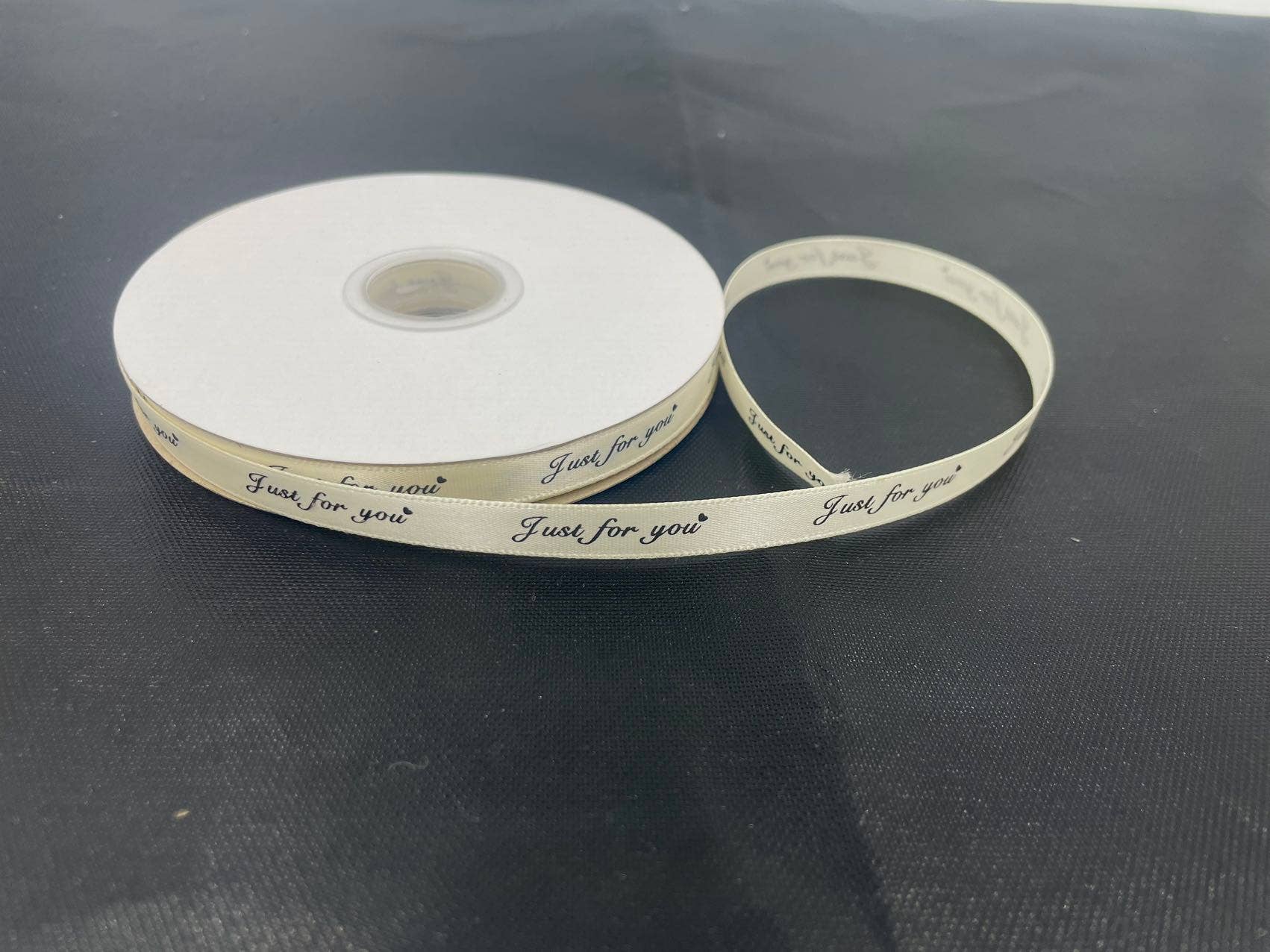 ByHome - Vente Ruban – emballage cadeau - Ruban cadeau étroit en polyester 1 cm x 46 m, « Just for You »6