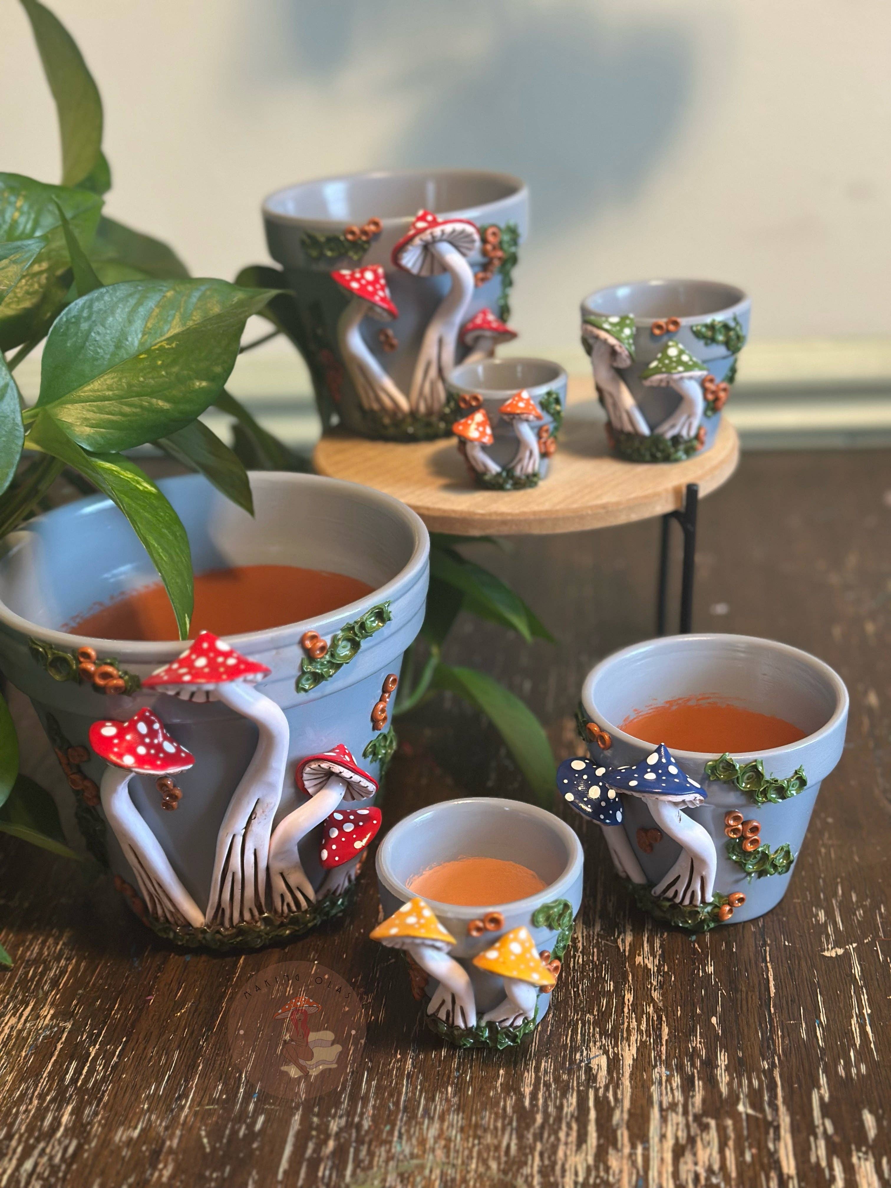 Making Olás – wholesale Kruka – Handgjorda blomkrukor i terrakotta med svamptema – Tillverkas på beställning3