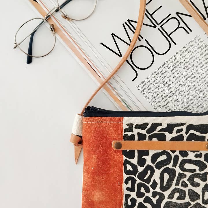 The Ink Job - Wholesale Crossbody bag – Women's - Leopard Animal Print Crossbody Purse1