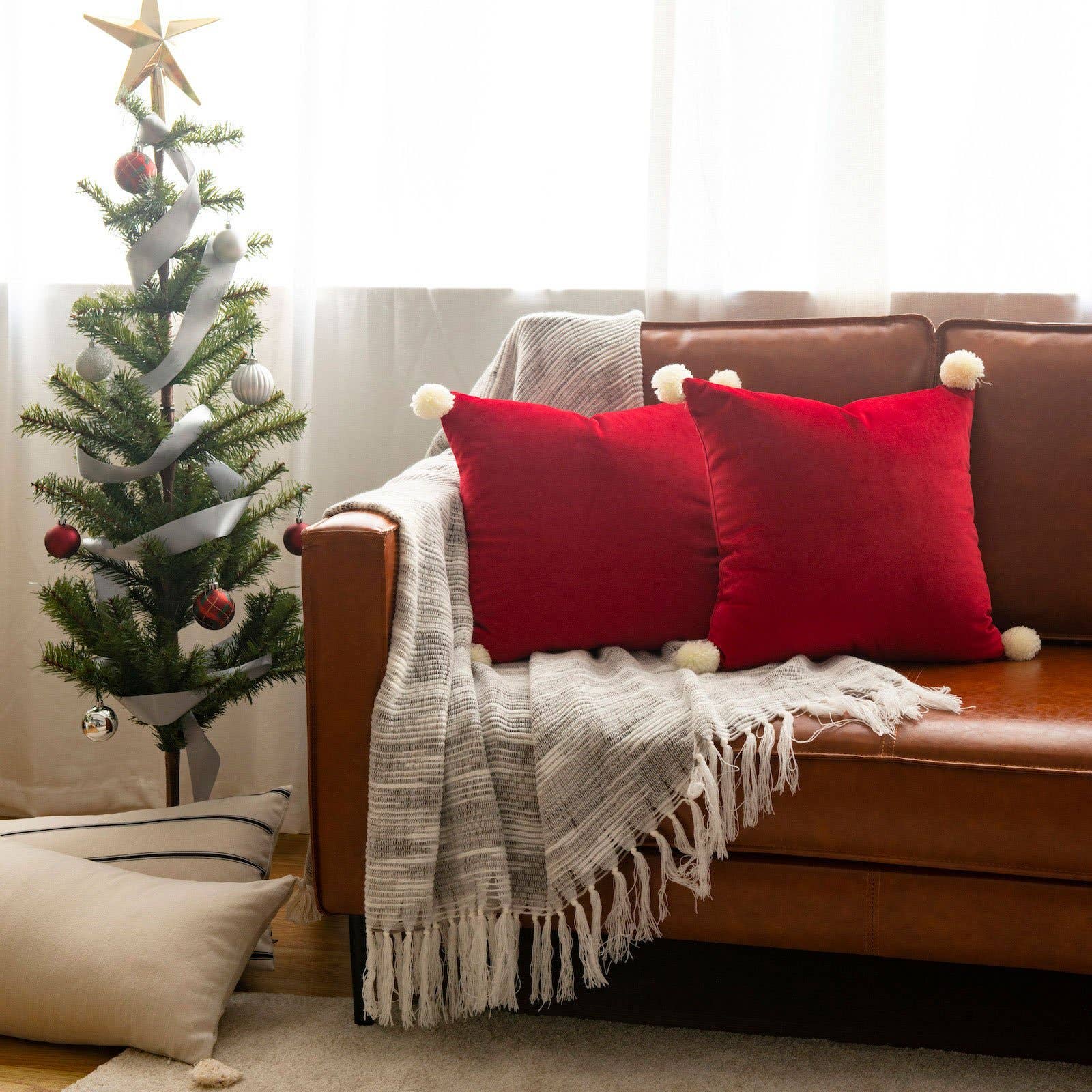 Hofdeco - Wholesale Throw Pillow Cover - Holiday Throw Pillow Cover, Velvet Red, 18"