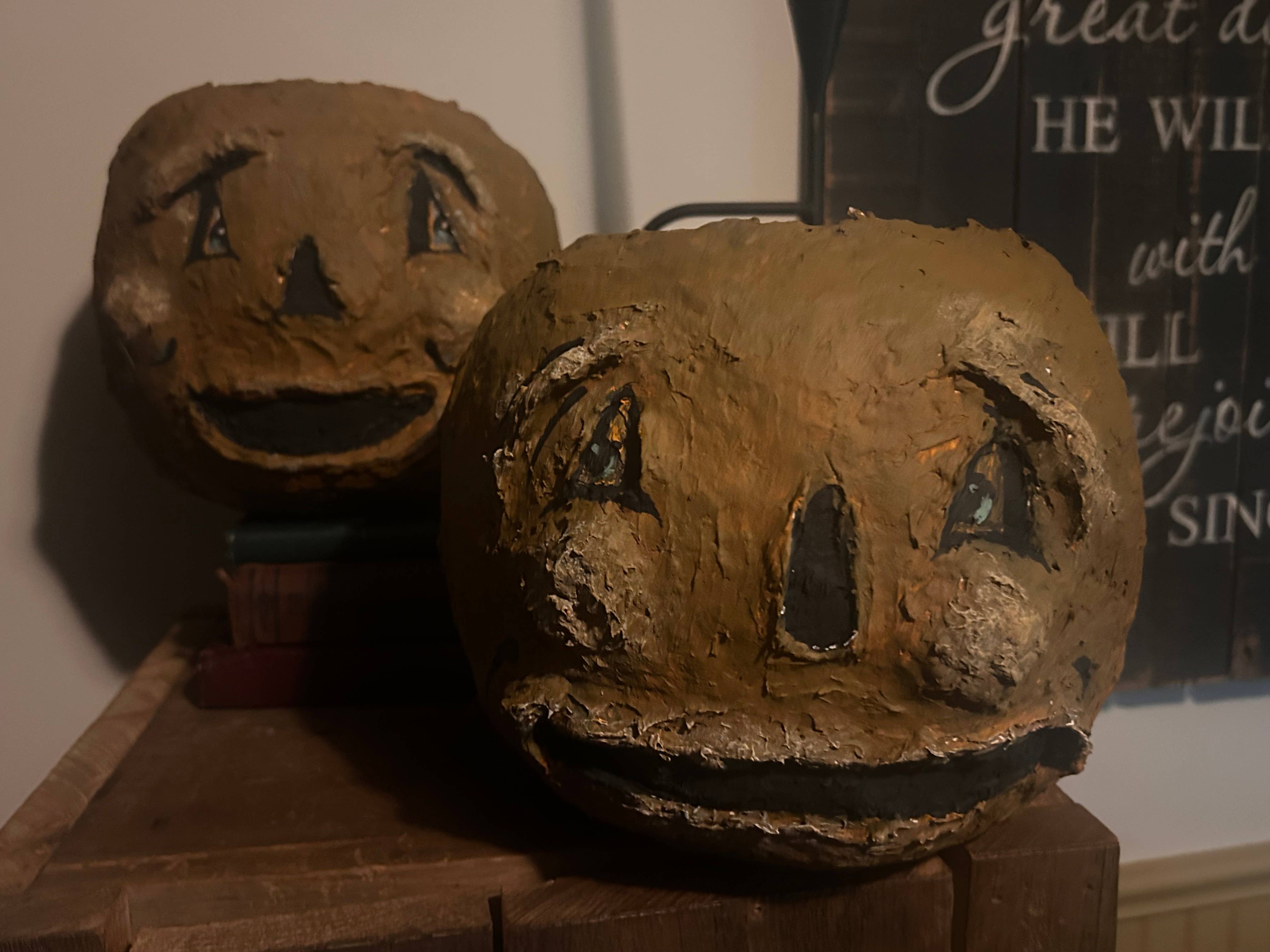 The Cranberry Cornstalk Co. - Wholesale Decorative Tabletop Object - Paper Mache' Pumpkin2