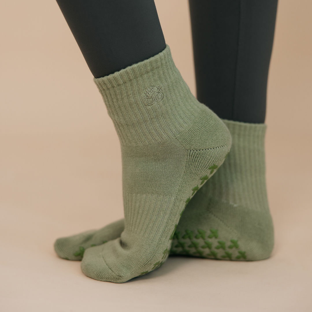 Almla Active - Wholesale Socks - Women's - Matcha Green Pilates Grip Socks – Daily Grind2