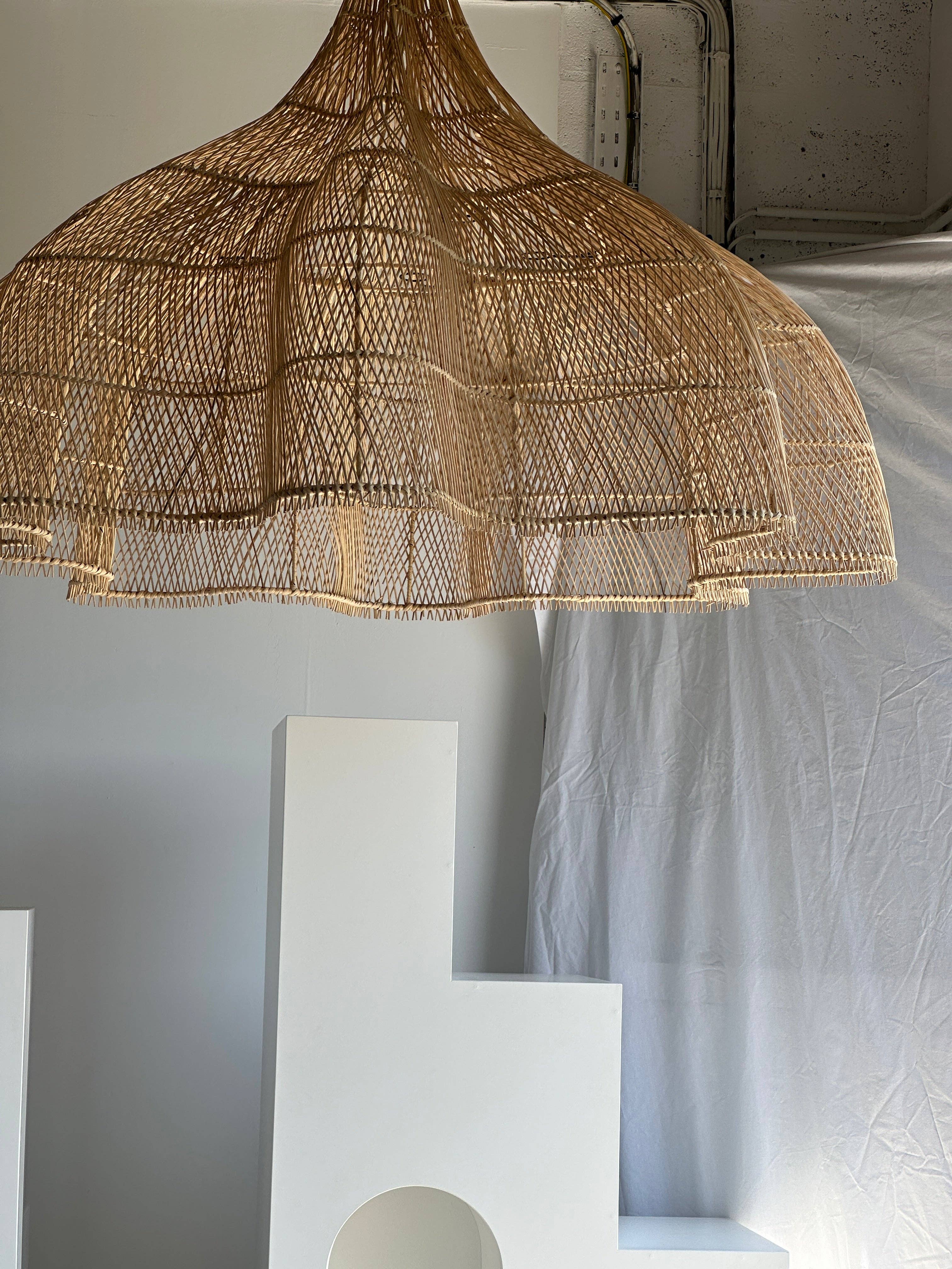 Office Objets - Wholesale Chandelier/Hanging Light - Immense rattan suspension in the shape of a flower, tulip, corolla H:1m; D:1m504