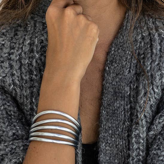 Kumali Bracelet Mantra Argent et autres tendances Résultats pour bracelet jonc message en vente B2B. Retours gratuits et paiement à 60 jours sur Faire sur Faire.