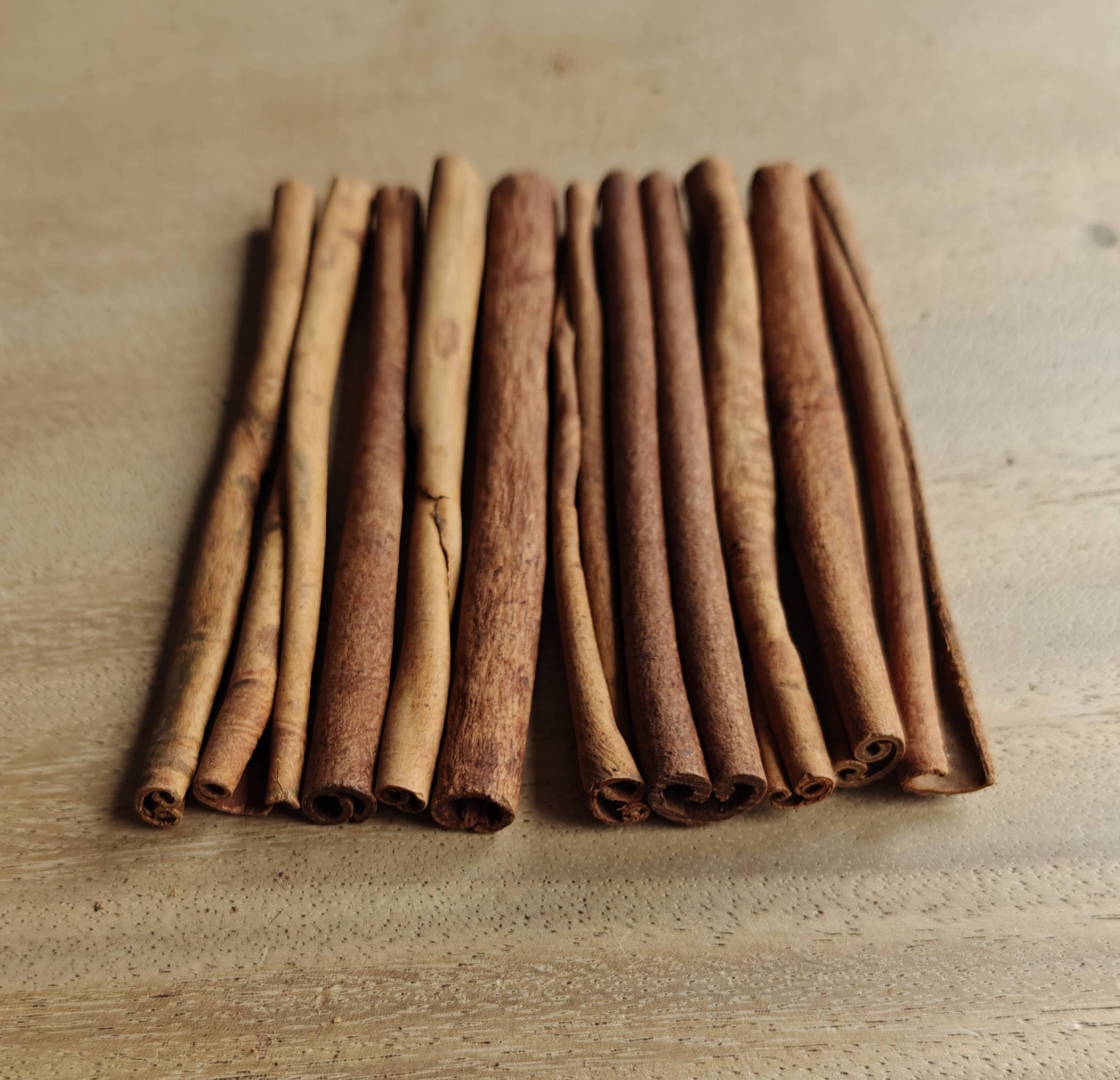 Product Import Holland - Vente Décorations de table - 1Kg Bâton de cannelle A/AA 15 CM - décoration - Noël - cannelle1