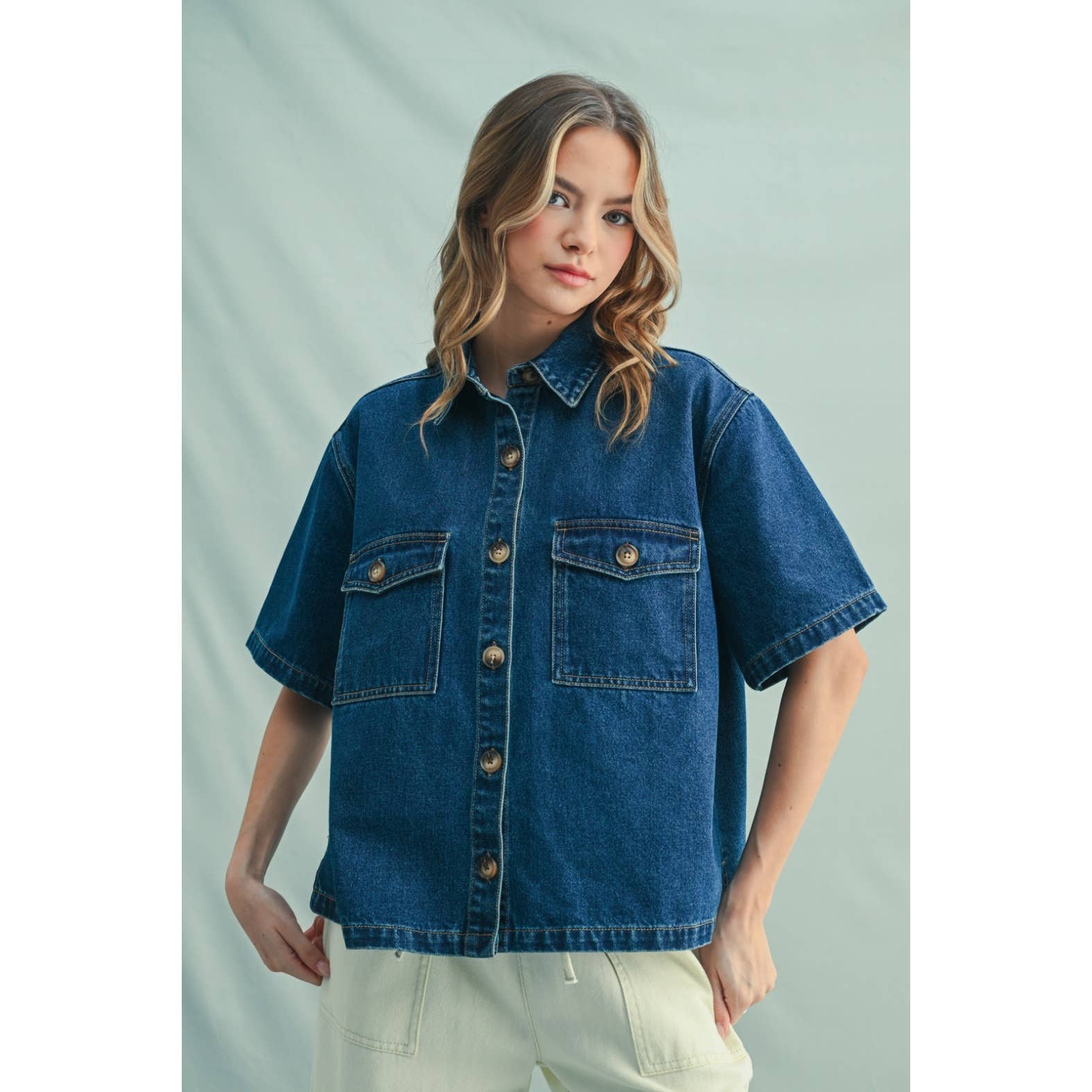 Wishlist Apparel – Engroshandel Skjorte - Dame – KNAPPE-OP DENIMSKJORTE / WL25-11256T0