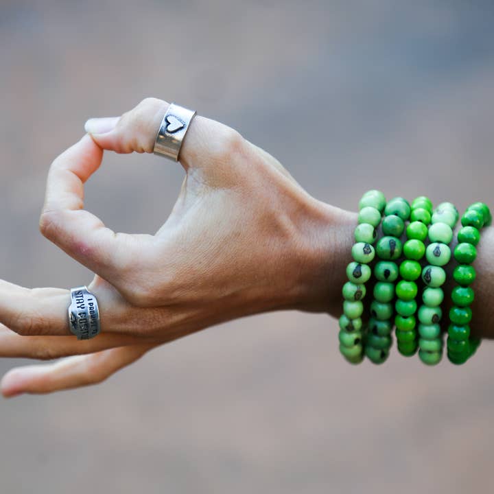 Bijou Bracelet Graines de Vie d'Açaï pour la vente par Whitney Howard Designs