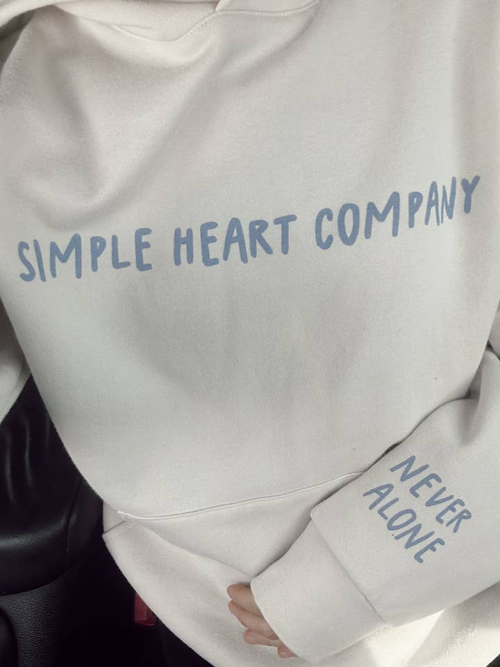 Sweat à capuche "Les bonnes mamans s'inquiètent" pour la vente par Simple Heart Co