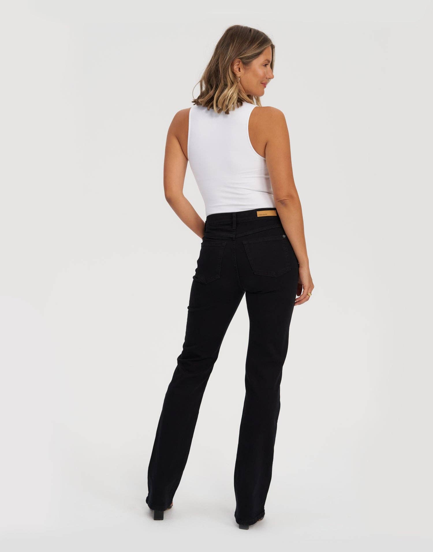 Yoga Jeans - Wholesale Jeans - Women's - CLASSIC RISE / CHLOE STRAIGHT / BLACK / 34'' INSEAM3