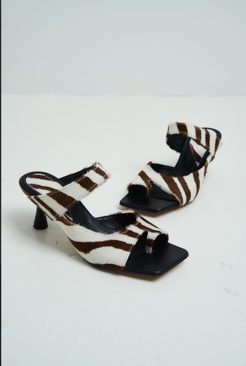 Nenya Fashion Limited – wholesale High heels – Women’s – Heeled Strappy Mid Sandal Heeled Mules In Blackules Michelle6