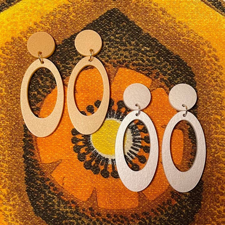 'Jerry' Acrylic 60s 70s Mod Retro ovale oorbellen voor wholesale door Hung On You Boutique