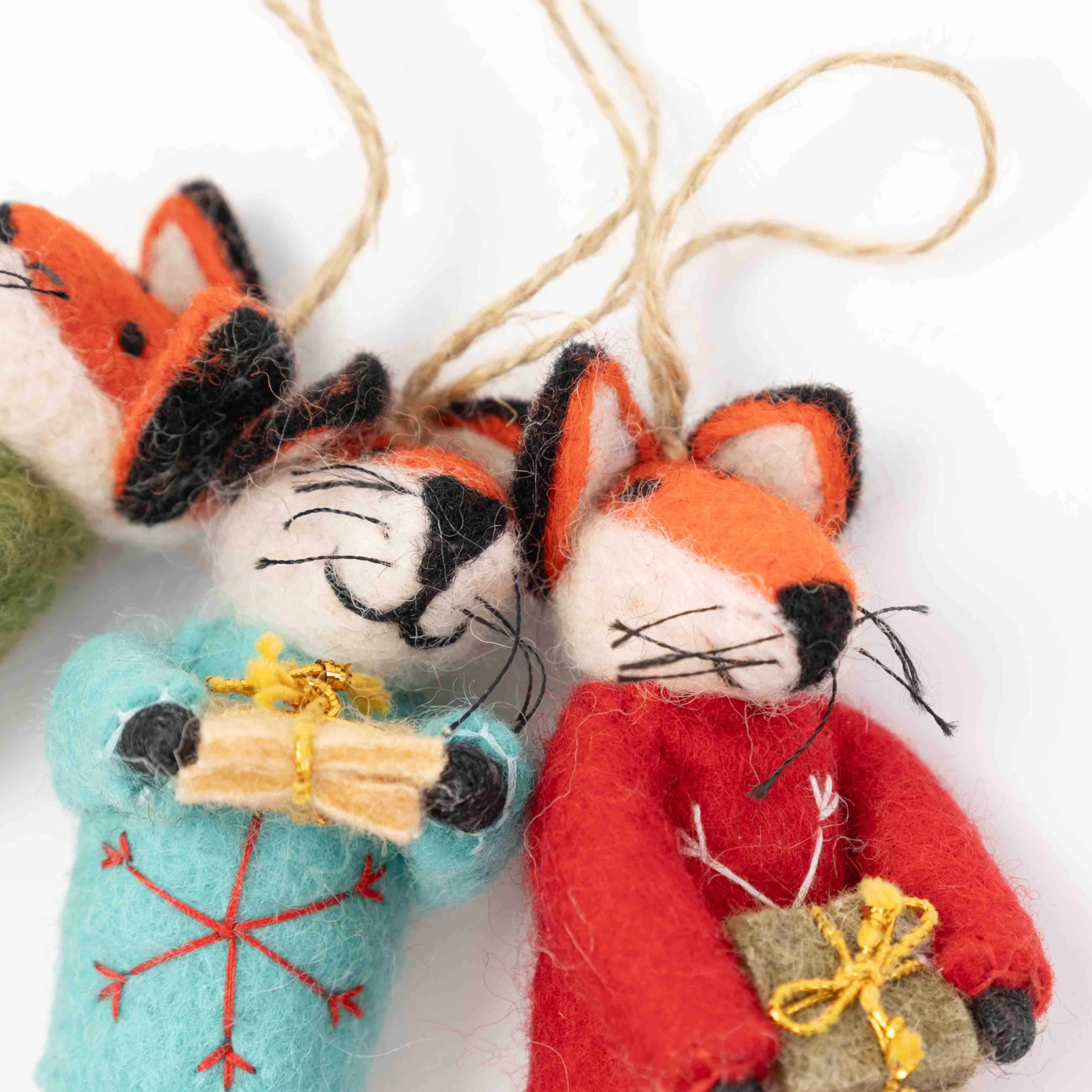 The Winding Road - Wholesale Ornament - Ornament - Fox holding Present 6