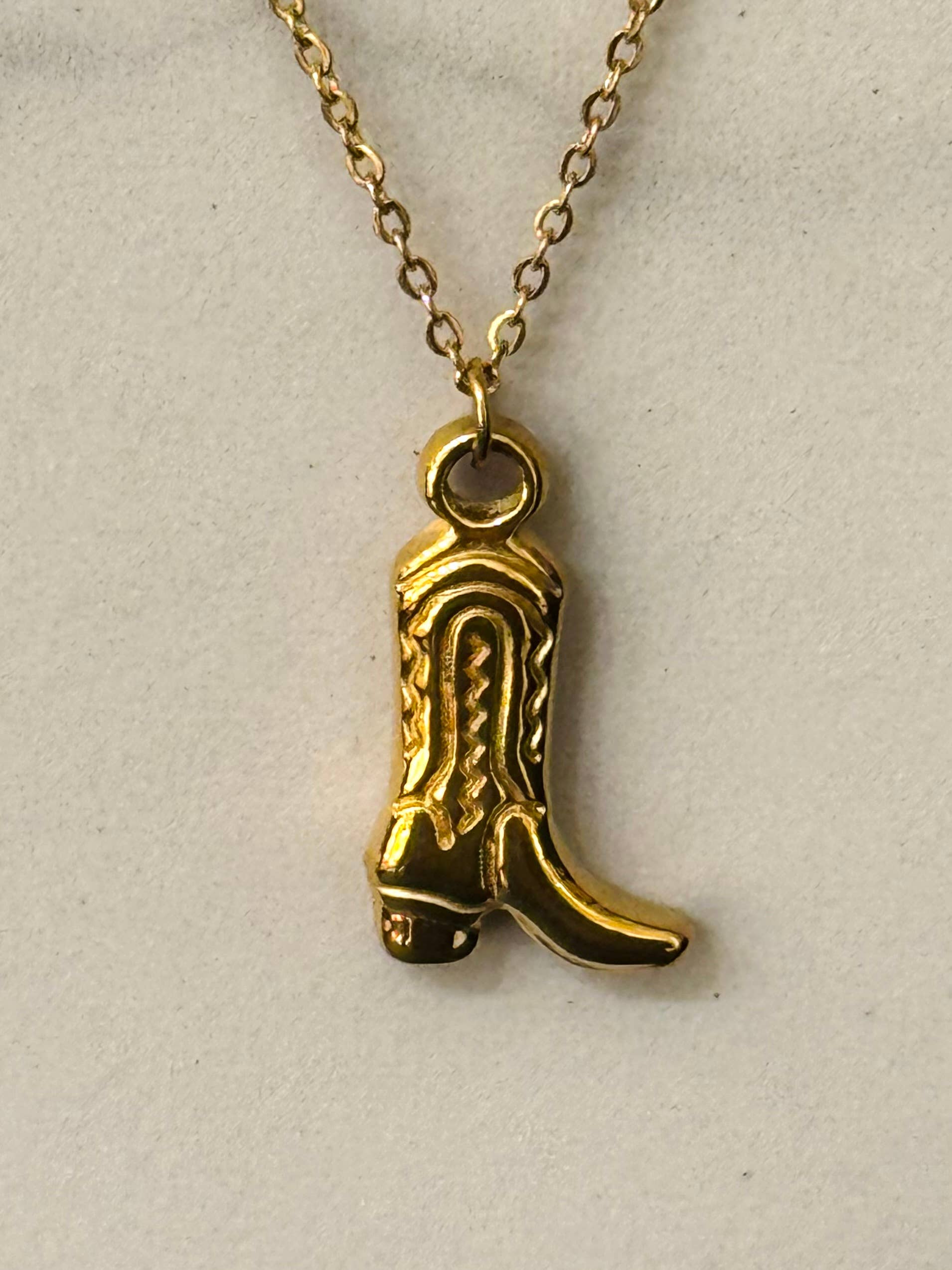 Cassette Barcelona - Wholesale Pendant/Charm Necklace - Wild Wild West Necklace1