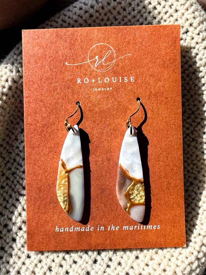 Woestijnzon hangende oorbellen voor wholesale door Ro + Louise Jewelry