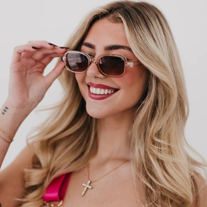 Pretty Simple - Wholesale Sunglasses - Women's - Sheila Retro Oval Sunglasses Wholesale
