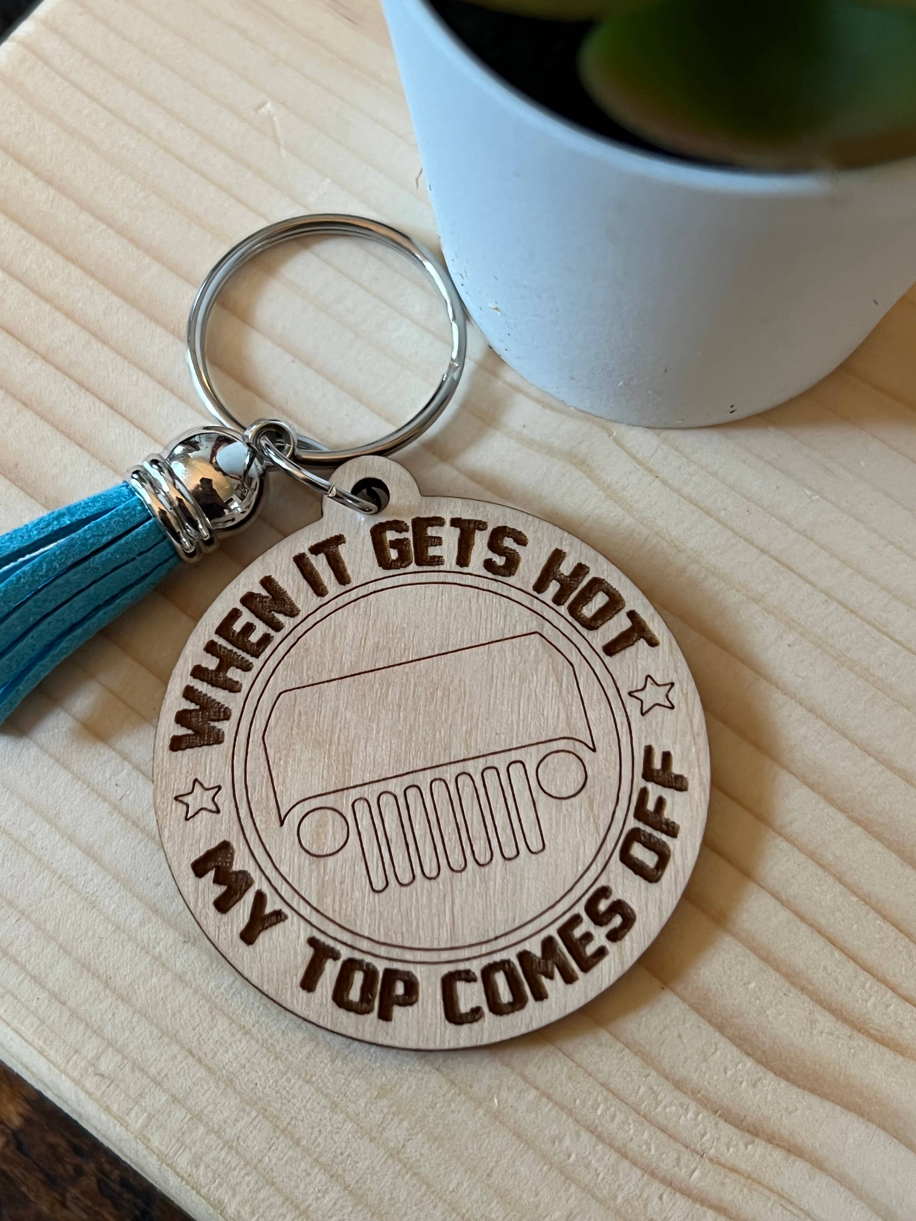 Suchfungoods – Großhandel Schlüsselanhänger – Damen – Wenn es heiß wird Jeep Schlüsselbund1