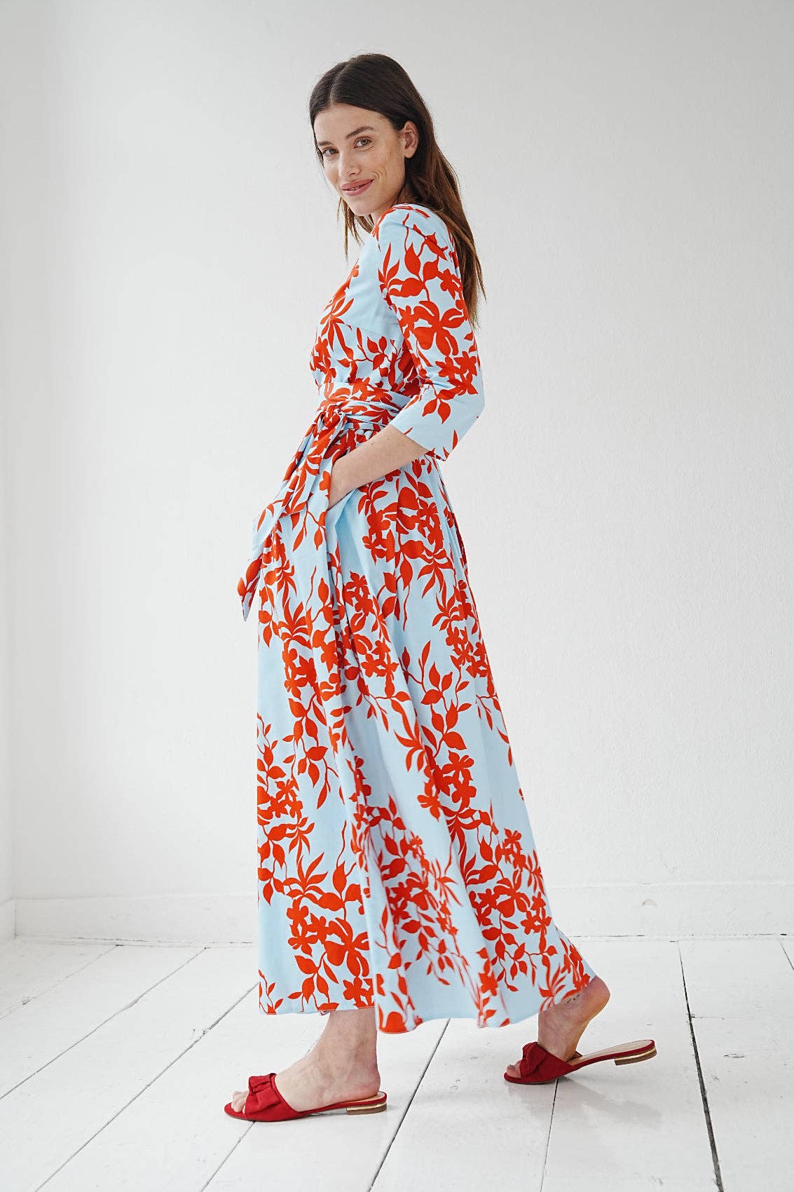 Marianna Déri GmbH – Engroshandel Kjole - Dame – maxikjole med blomsterprint2