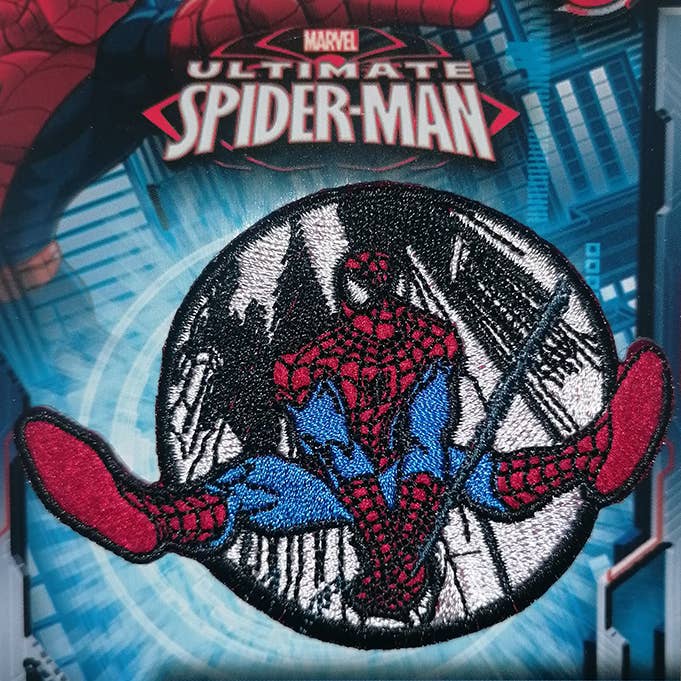 Catch the Patch – wholesale Lapp – Iron-on Patch - Spiderman komiska nätet stad1