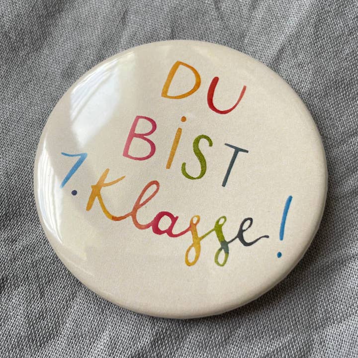 «Sei di prima classe!» bottone, regalo per l'iscrizione scolastica, borsa da scuola per la vendita all'ingrosso da parte di Hannahs Firlefanz