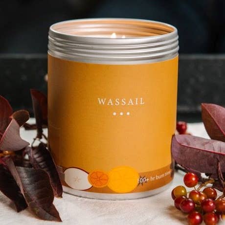 Vela Grande de Soja em Lata Wassail com 2 Pavios 13,5oz por atacado de Kalamazoo Candle Company