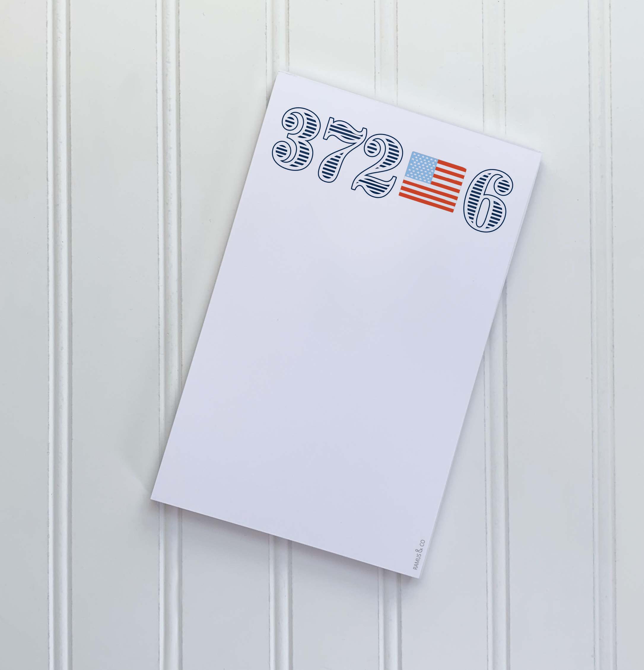 Ramus & Co. – wholesale Anteckningsblock – ANPASSAD NOTEPAD Ikon + Postnummer + Stad9