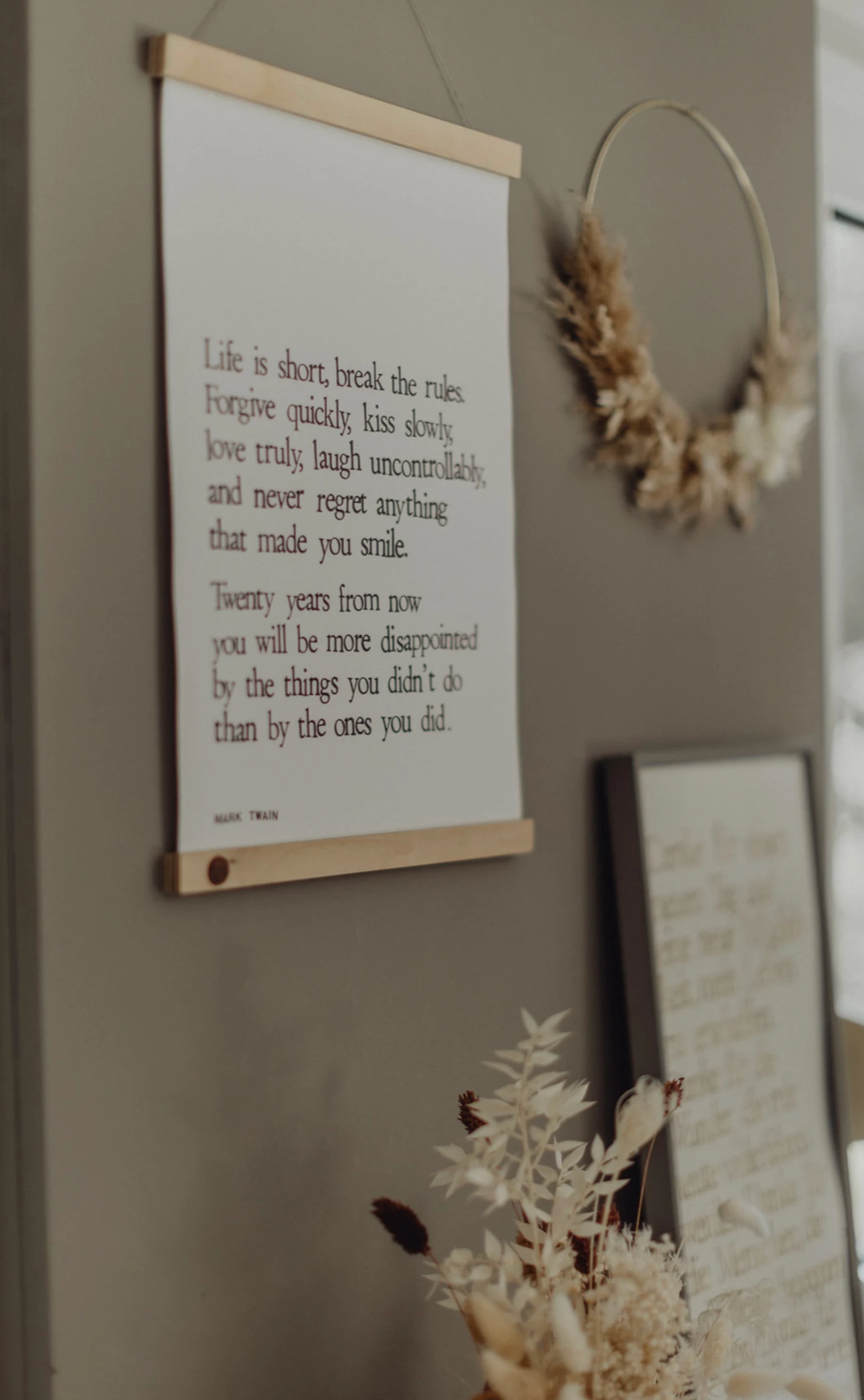 SAJA Design Atelier - Wholesale Art Print - Art print “Mark Twain” stamped mural5