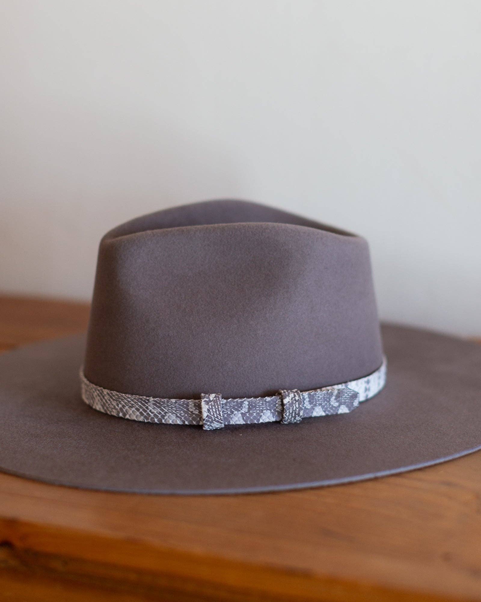 Crossbow Leather – Großhandel Hutzubehör – Damen – WASSERSCHLANGEN-HUTBAND1