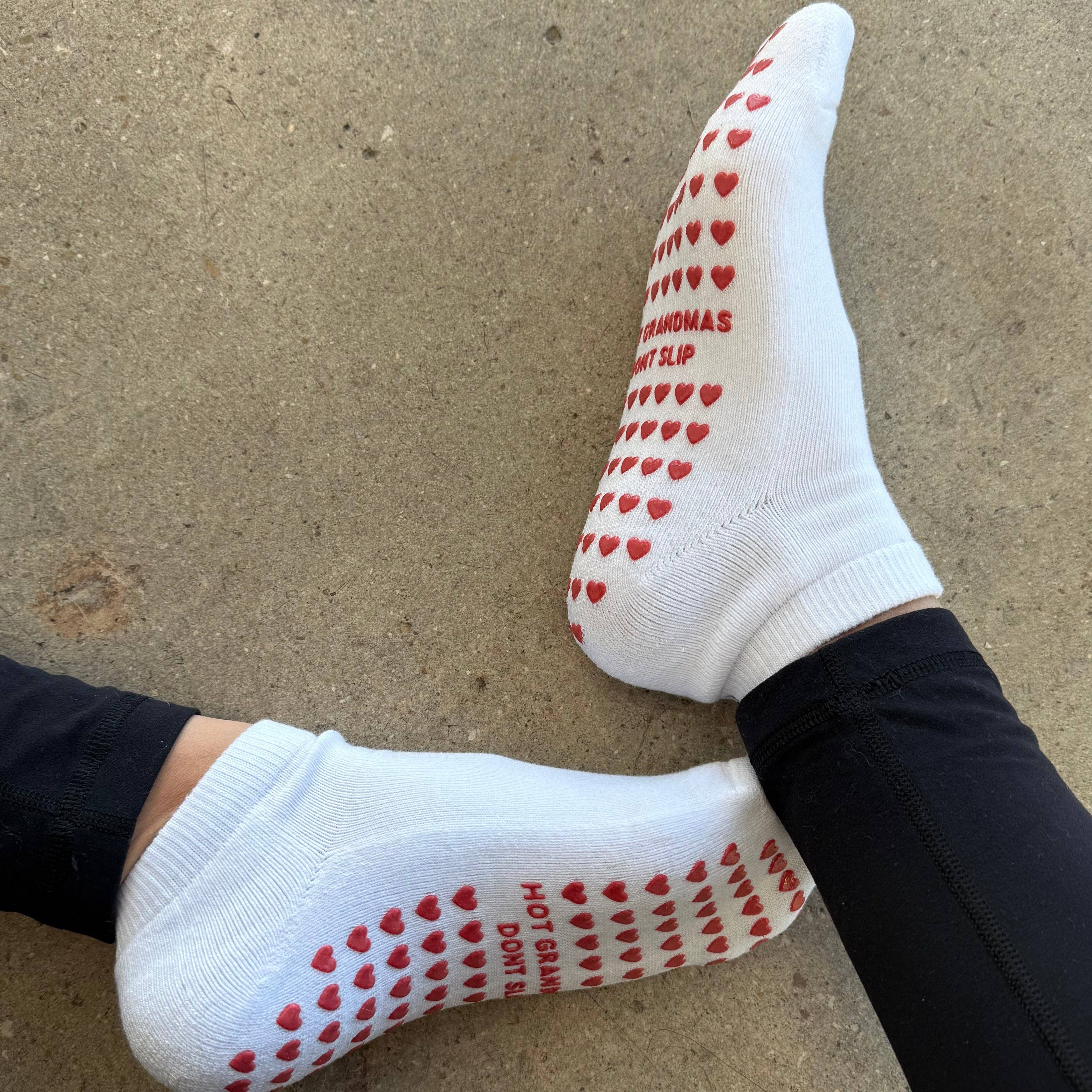 Pilabarre - Venta al por mayor Calcetines - Mujer - Calcetines antideslizantes "Las abuelas sexis no resbalan" - Blanco/Rojo4